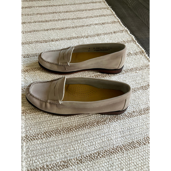GH Bass Weejuns Penny Loafers Beige Leather Women’s Size 8 Classic Moc Toe - Picture 3 of 6